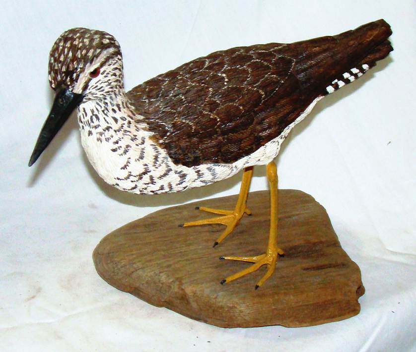 A statue of a bird

AI-generated content may be incorrect.