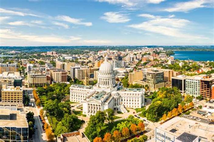 15 HONEST Pros & Cons of Living in WISCONSIN (Let's Talk)