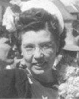 A person with glasses and a bow
AI-generated content may be incorrect.